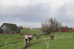 Nes slingeren op de dijk