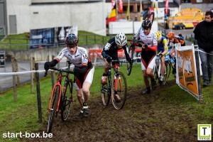 Owen gaat er vandoor in de Druivencross