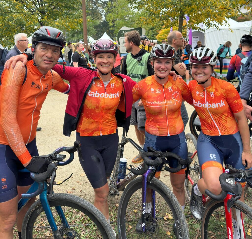 Foto bij “WK Gravel in Limburg: Amstel toont zich in schitterende ambiance”