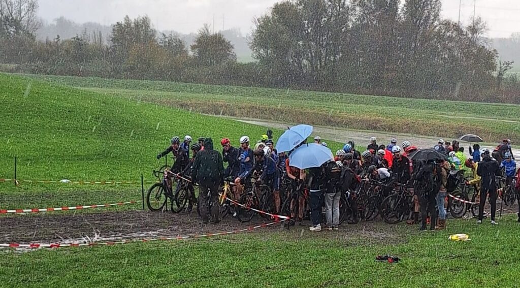 Foto bij “Storm en regen teistert ACC, zaterdag Heerderstranddag”