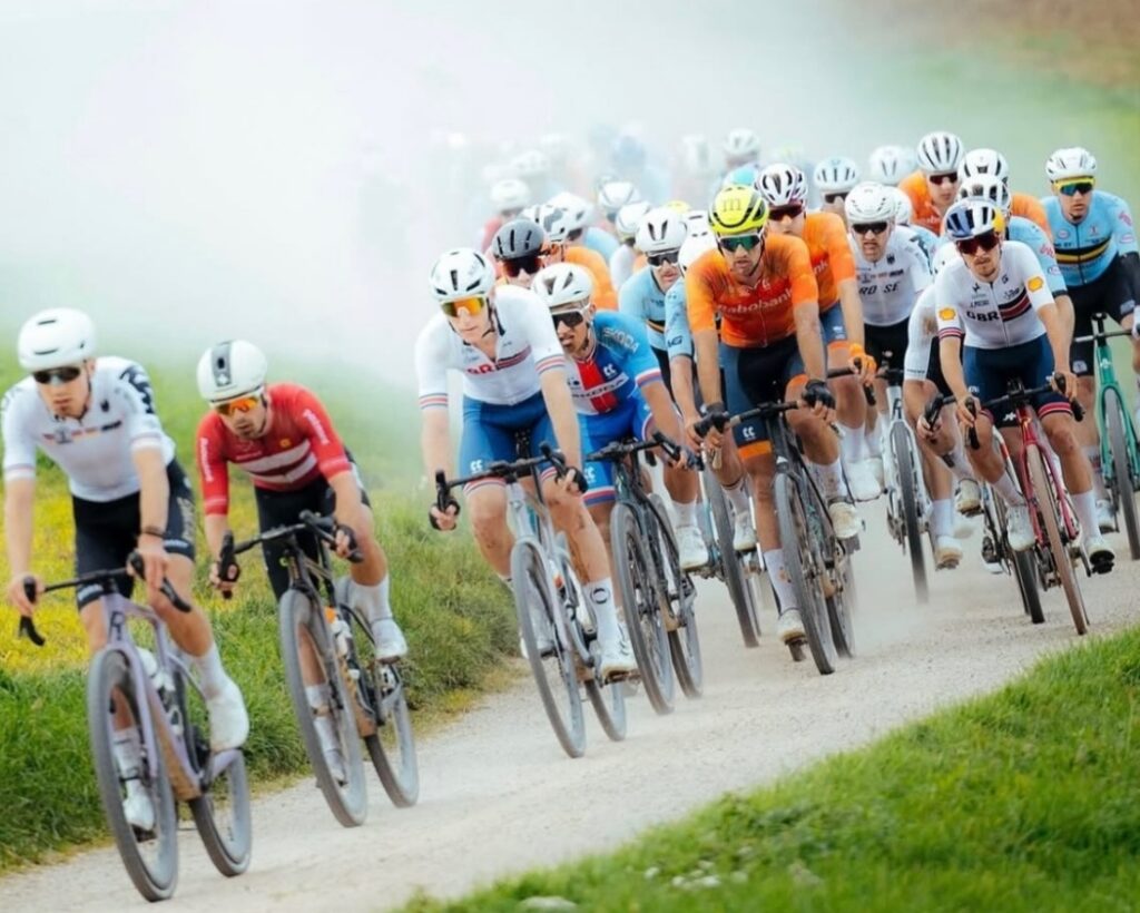 Foto bij “WK Gravel in Limburg: Amstel toont zich in schitterende ambiance”