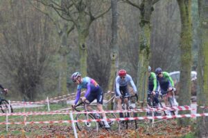 Foto bij “15e Ouderkerker Cross: een klassieker”